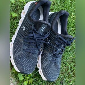 On Running // women’s on cloud running shoe